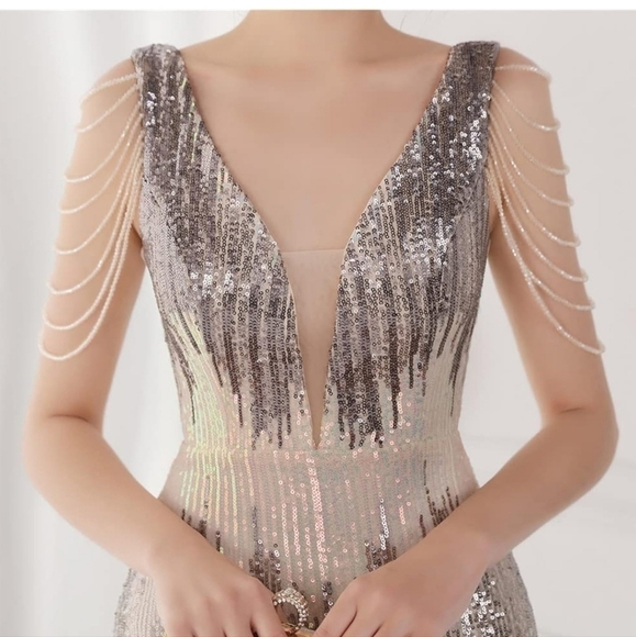 Silver/Gray Striped Print, V Neck, Backless, Sleeveless, Beaded, Sequined Gown - Picture 14 of 16